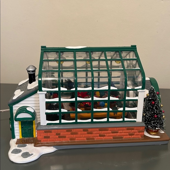 Snow Village Department 56 Secret Garden Florist & Greenhouse.  Set of 2 - Picture 14 of 15